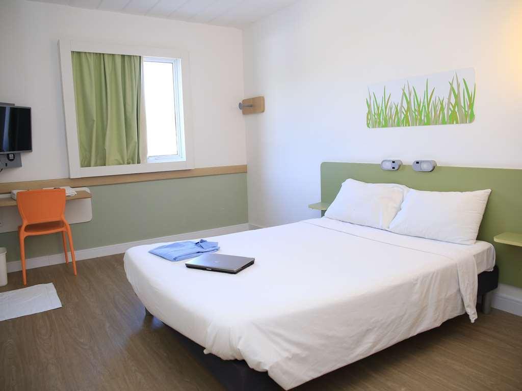 Ibis Budget פיראסיסבה מראה חיצוני תמונה