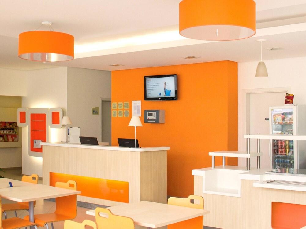 Ibis Budget פיראסיסבה מראה חיצוני תמונה